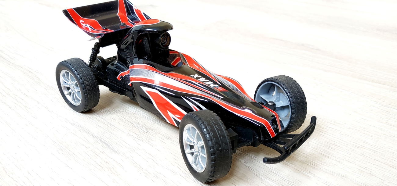 Emax Interceptor, az FPV-s versenyautó